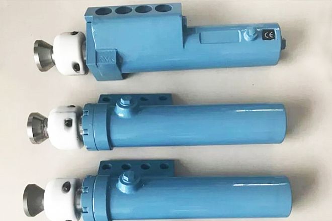 鑄造用清理鑄件內砂芯，不可缺少氣動除芯錘